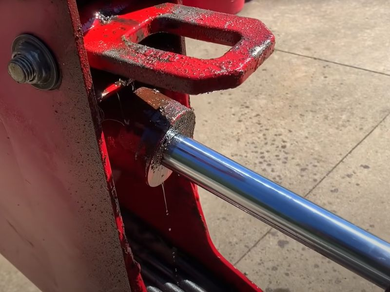 Hidrolik silindirli piston çubuğu: Yaygın sorunlar ve onarım