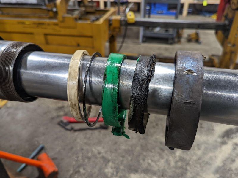 Hidrolik silindir piston çubuklarını çıkarmanın yanlış yolu